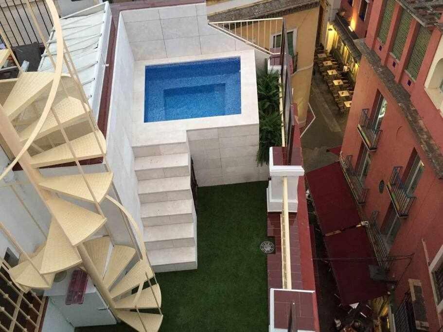 Atico Con Piscina Junto Catedral De Sevilla Екстериор снимка