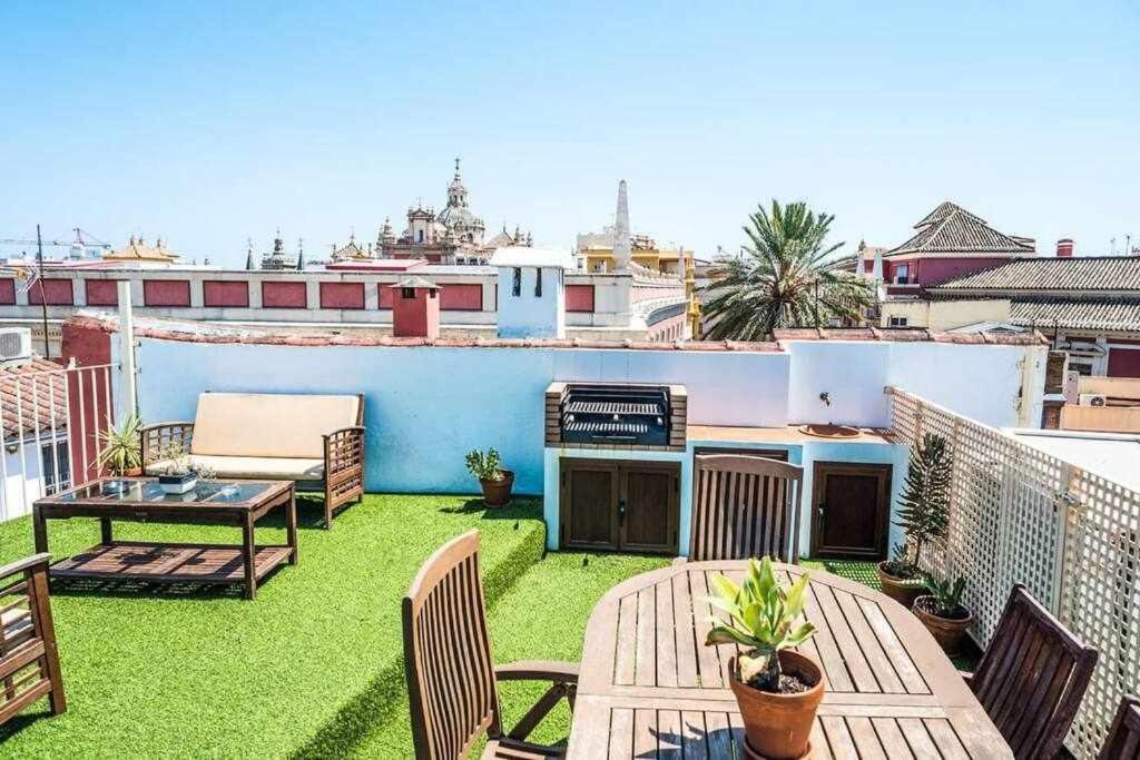 Atico Con Piscina Junto Catedral De Sevilla Екстериор снимка