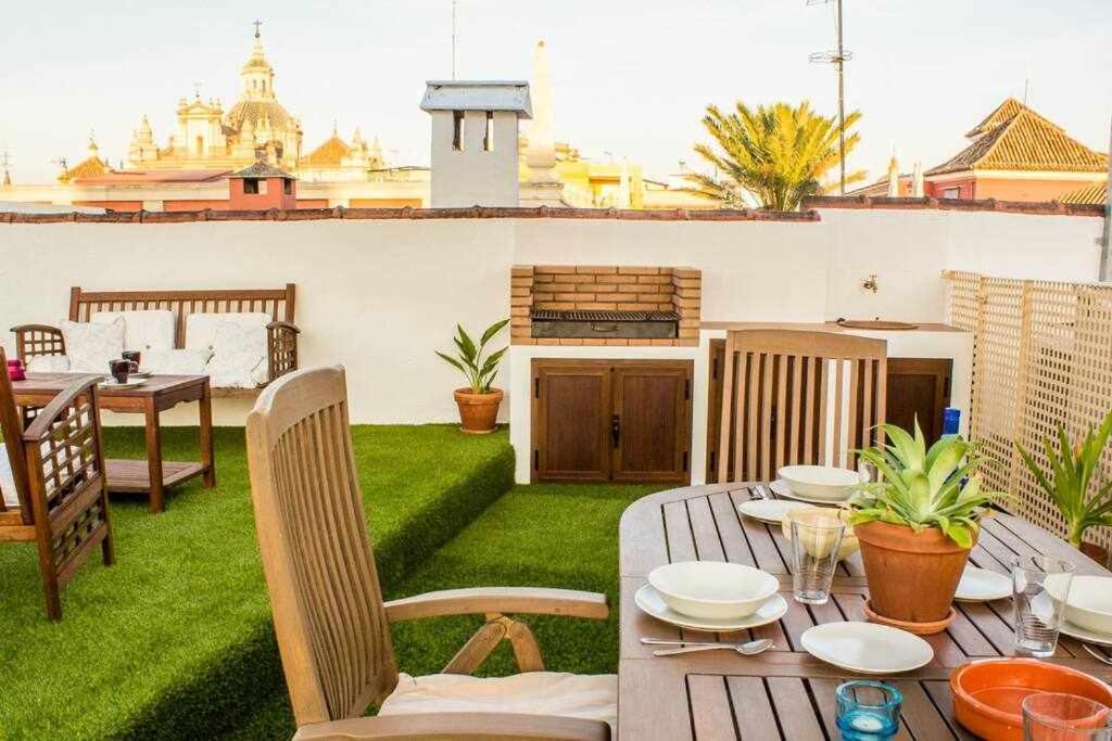 Atico Con Piscina Junto Catedral De Sevilla Екстериор снимка