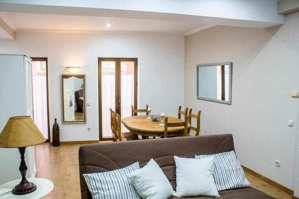 Atico Con Piscina Junto Catedral De Sevilla Екстериор снимка