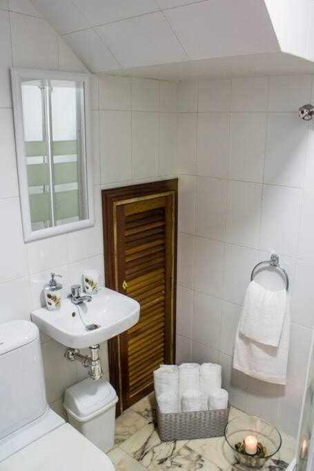 Atico Con Piscina Junto Catedral De Sevilla Екстериор снимка