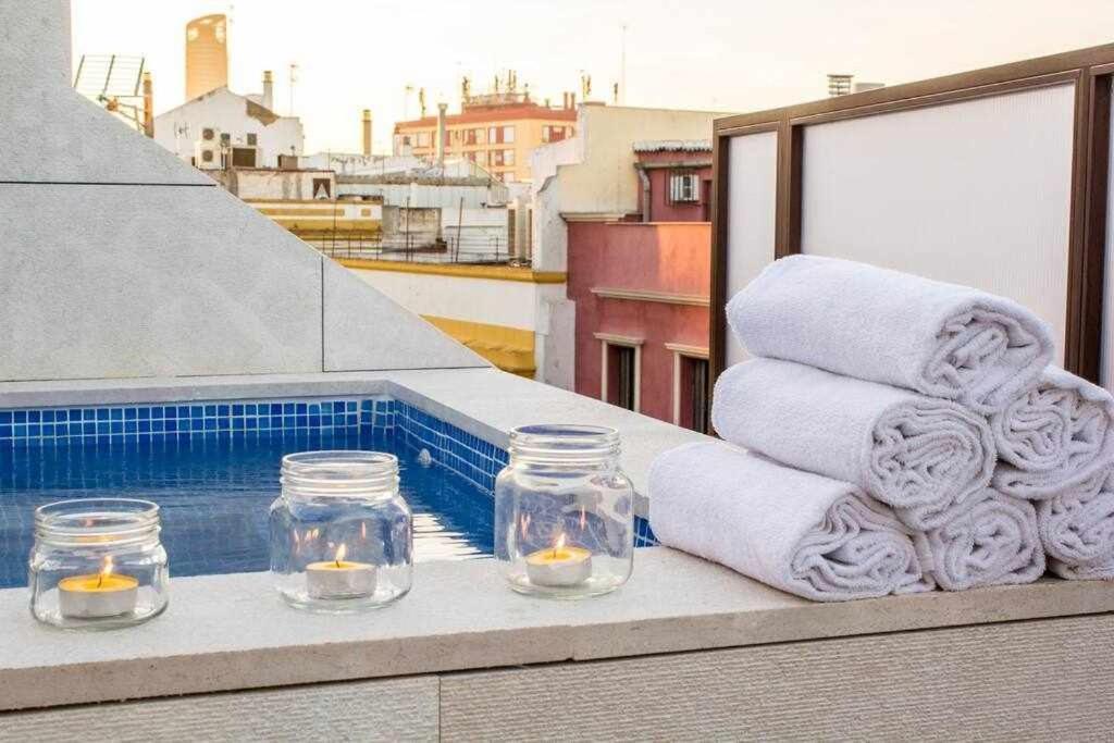 Atico Con Piscina Junto Catedral De Sevilla Екстериор снимка
