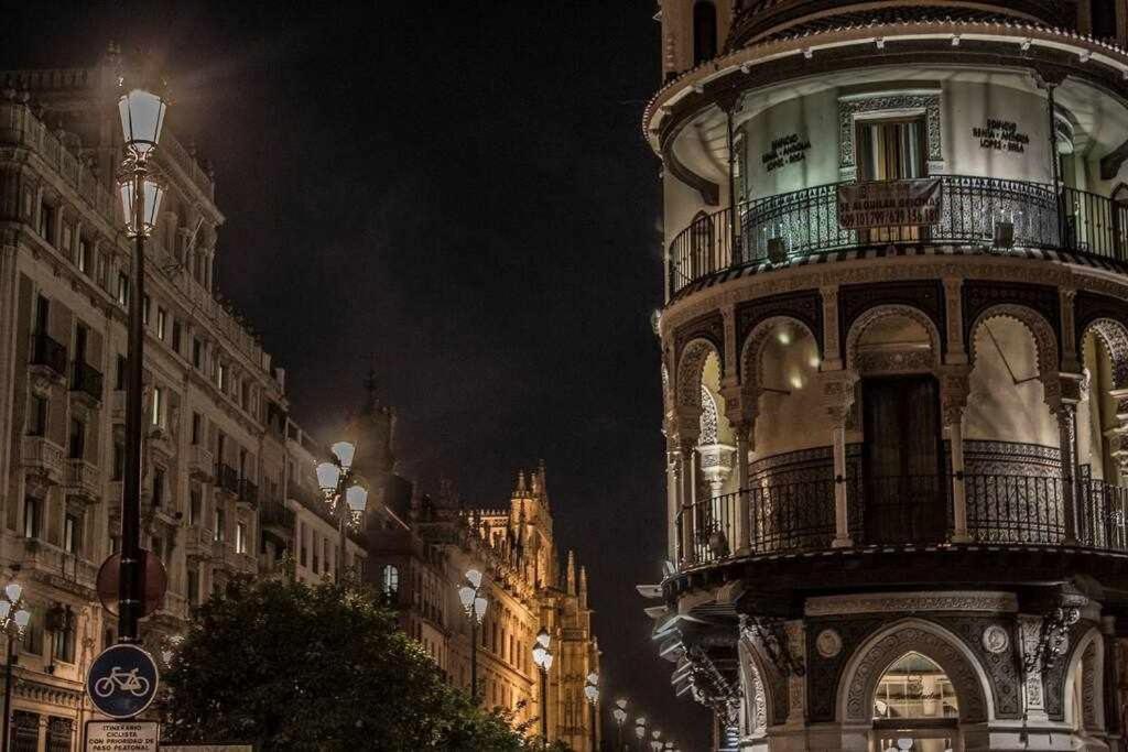 Atico Con Piscina Junto Catedral De Sevilla Екстериор снимка