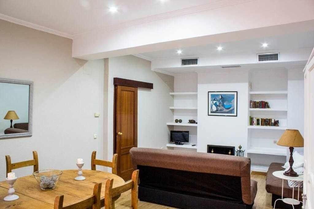 Atico Con Piscina Junto Catedral De Sevilla Екстериор снимка