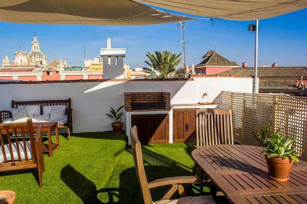 Atico Con Piscina Junto Catedral De Sevilla Екстериор снимка